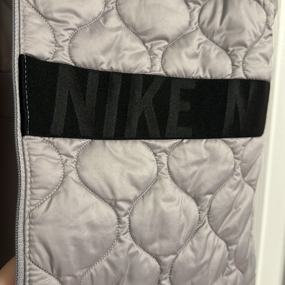 Women’s Nike Vest - Picture 2 of 3